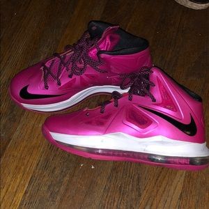 BRAND NEW Magenta Nike Lebron size 4.5Y